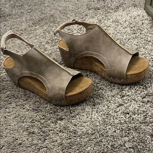 Women's Tan Wedge Sandals